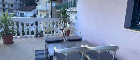 Apartment (Three Bedroom Apartment) | Bathroom | Shower, towels