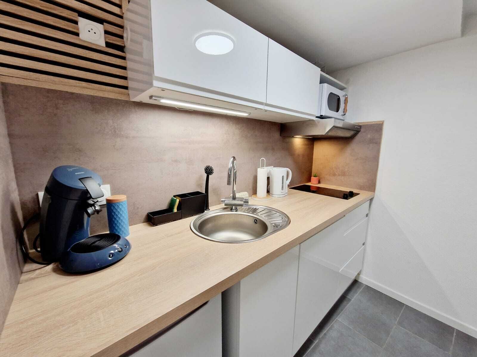 Micro-ondes, four, plaque de cuisson