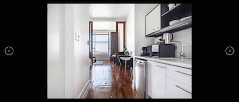Micro-ondes, four, plaque de cuisson