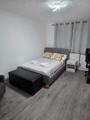 3 bedrooms, iron/ironing board, WiFi, bed sheets - Colchester - 3-bedroom apartment with WiFi - Colchester (Colchester)