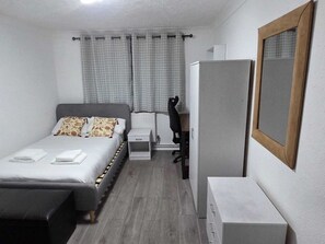 3 Schlafzimmer, Bügeleisen/Bügelbrett, WLAN, Bettwäsche