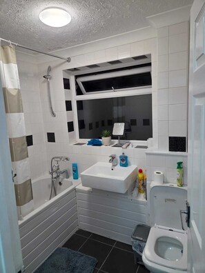 Handtücher, Toilettenpapier