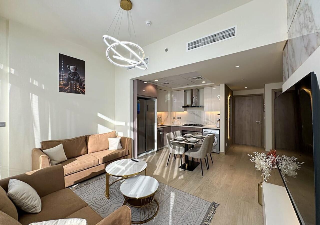 Apartamento família, 3 quartos, sacada, vista para a piscina | Área de estar | Smart TV 55 polegadas com canais a cabo