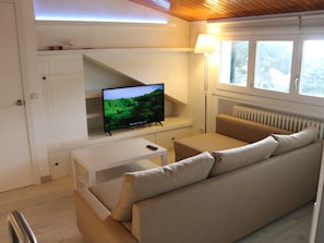 Télévision, table de tennis de table