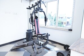 Gym - Nivaa Stays (Vanur)