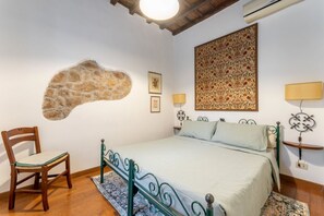 1 Schlafzimmer, Bügeleisen/Bügelbrett