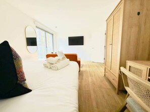 1 bedroom, iron/ironing board, WiFi, bed sheets