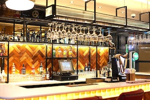 Bar (in der Unterkunft)