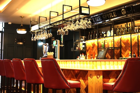 Bar (en la propiedad). The Maiden City Hotel