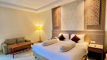 Premier Room | Desk, laptop workspace, free WiFi, bed sheets
