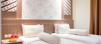Nevada Ketapang Hotel