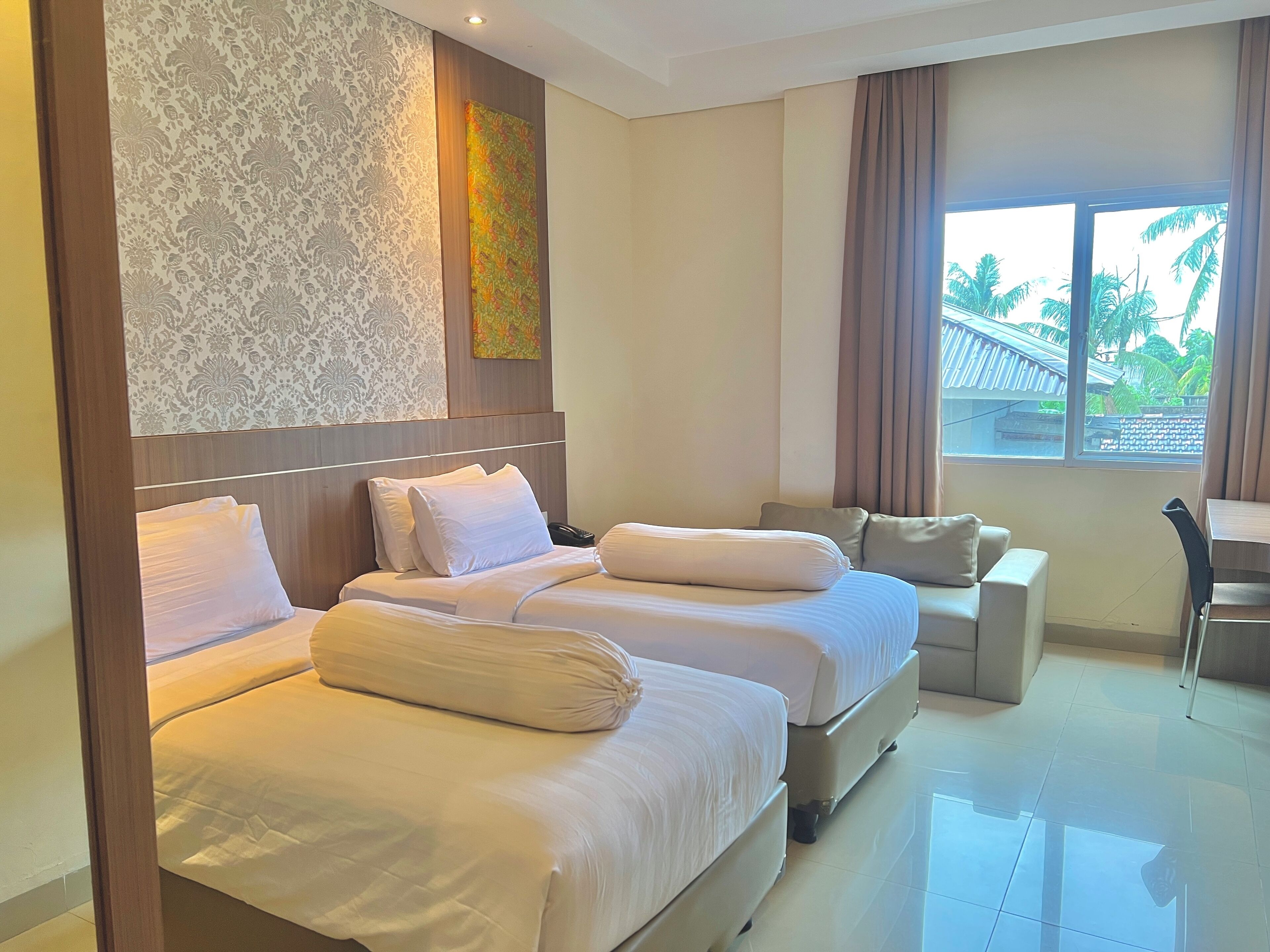 华丽双床房 | 办公桌、笔记本电脑工作区、免费 WiFi、床单