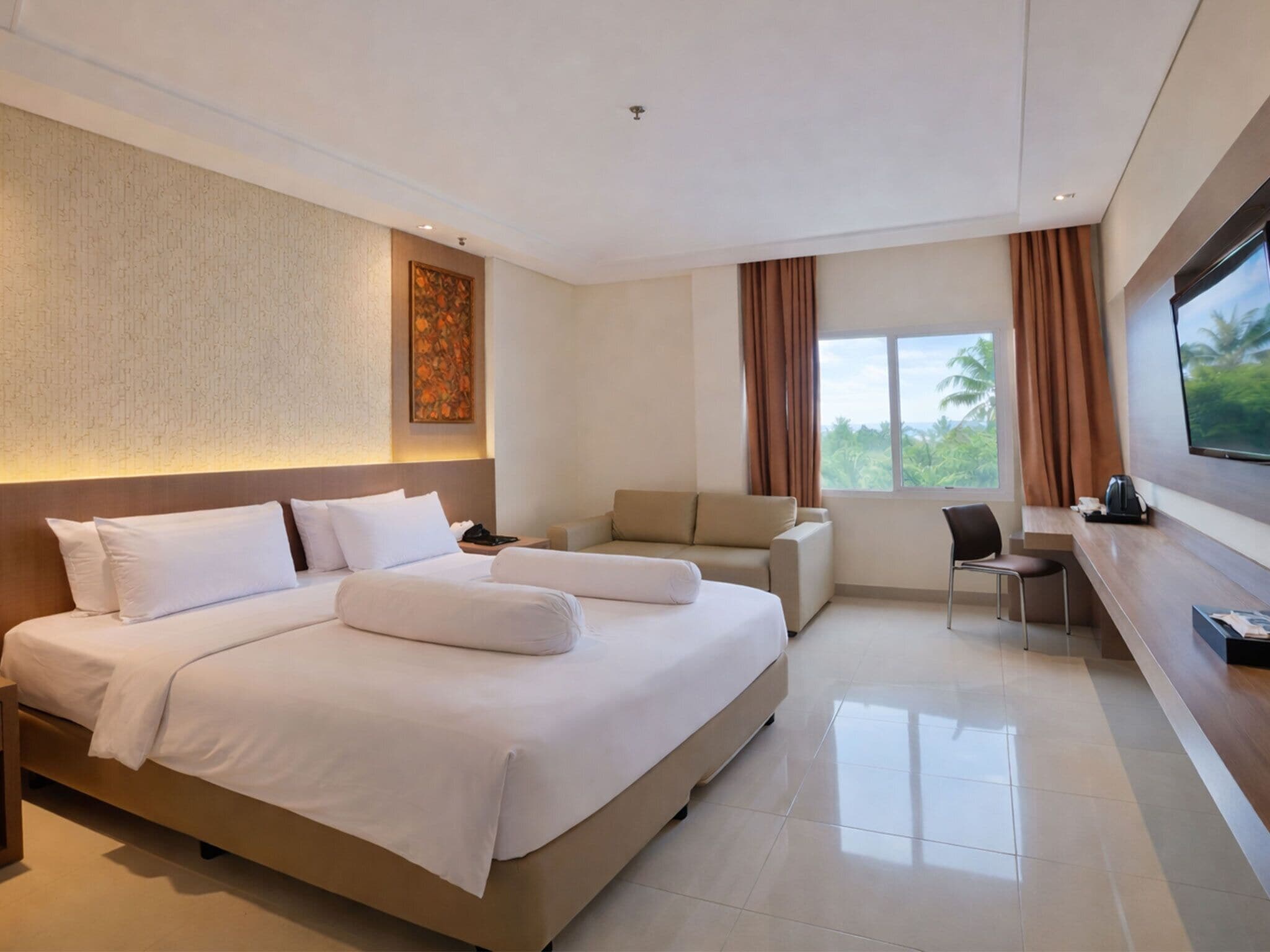 Dobbeltrom – deluxe, 1 queensize-seng | Skrivebord, skrivebord for bærbar PC, wi-fi (inkludert) og sengetøy