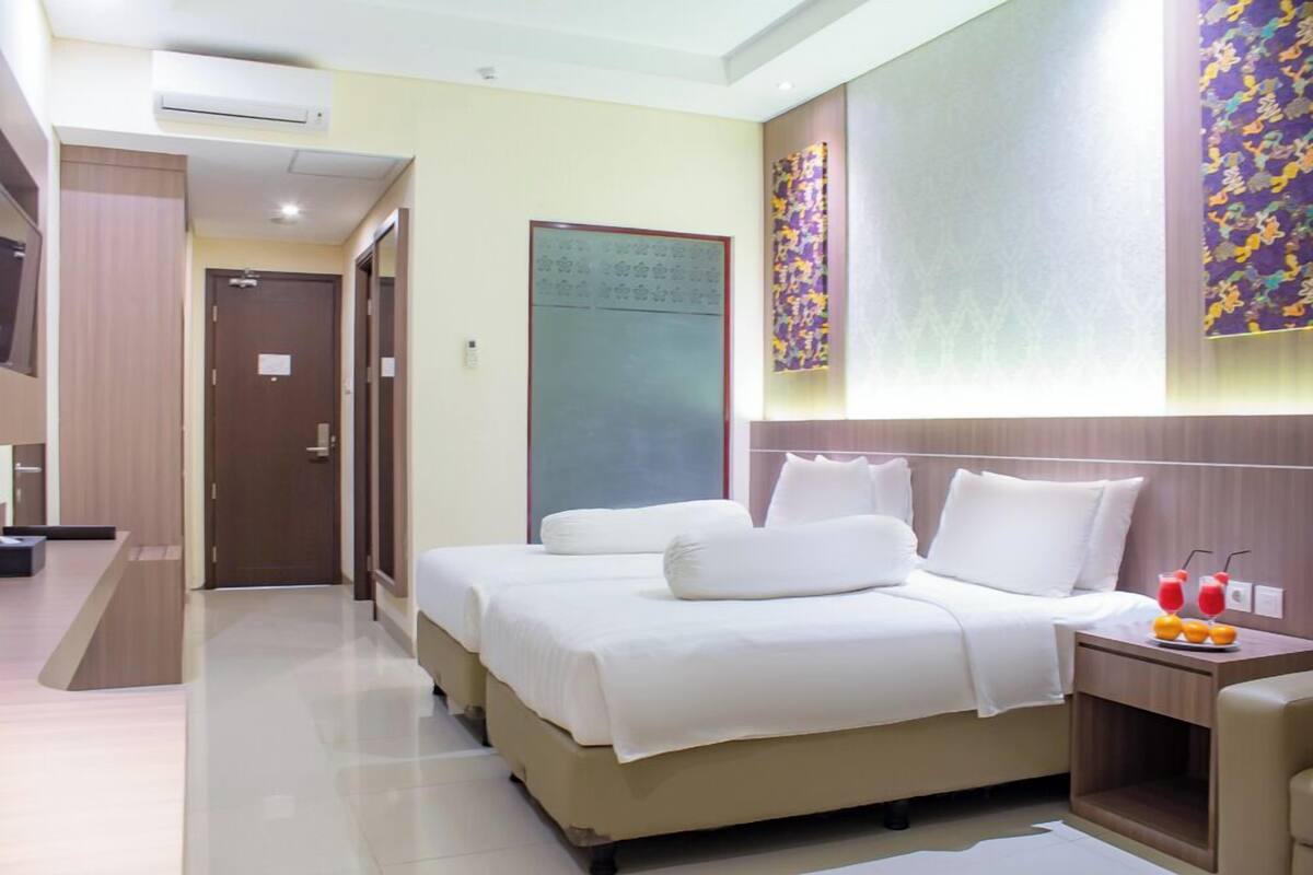 Desk, laptop workspace, free WiFi, bed sheets