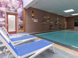 Indendørs pool