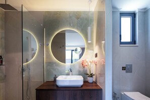 Shower, free toiletries, hair dryer, bathrobes - VillaSaints II - Elegant Pool Villa Near Beach (Chania)