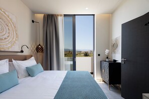 6 bedrooms, iron/ironing board, free WiFi, bed sheets