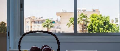 컴포트 아파트 | 객실 내 식사 공간