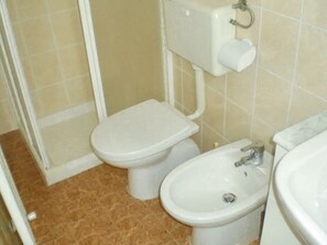 Bathroom - Homerez - Apartment in Corniglia, air-conditioned (Corniglia)