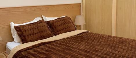 1 bedroom, WiFi, bed sheets