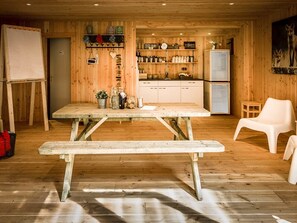 Interior - Quaint Room in the Woods w/ Terrace Overlooking Forest – Romantic Spot (Putten)