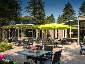 Outdoor dining - Nature Escape | Quiet Hotel Rooms Near Forest and Wildlife - 3 Units (Putten)
