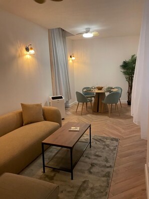 Living area - Recently renovated apartment in quiet area in heart of Old Nice--Two-Bedroom (Nice)