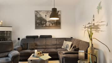 Fernseher, DVD-Player, Stereoanlage