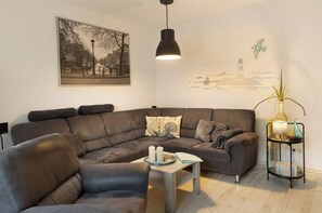 Fernseher, DVD-Player, Stereoanlage