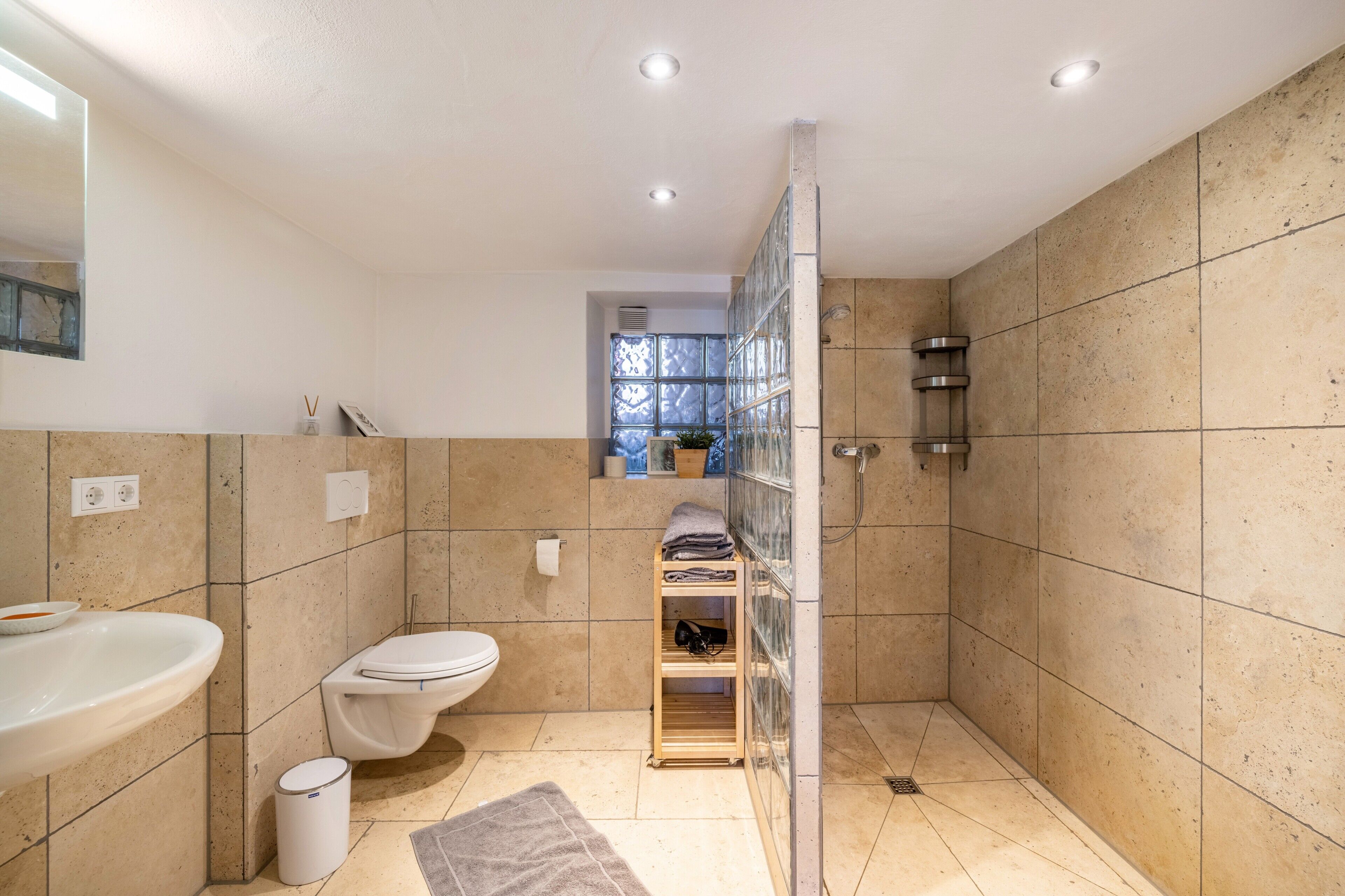 Shower, free toiletries, hair dryer, towels