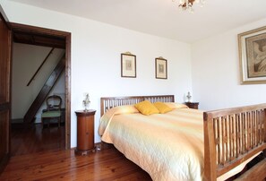 2 habitaciones, cuna de viaje y wifi gratis