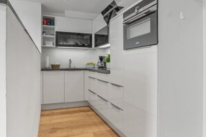 Kühlschrank, Ofen, Herdplatte, Geschirrspüler