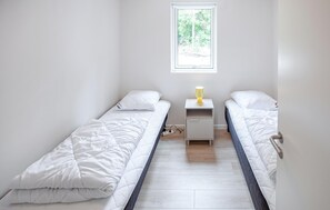6 bedrooms, iron/ironing board, travel cot, free WiFi - Amazing home in Ebeltoft with sauna (Ebeltoft)