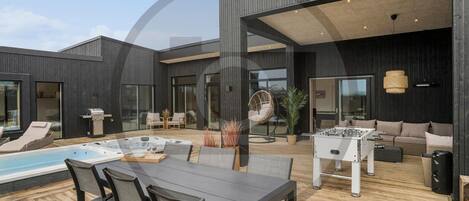 تناول الطعام بالخارج