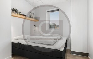 6 عدّة غرف نوم ومكواة/لوح كي وسرير سفر وواي فاي مجانًا