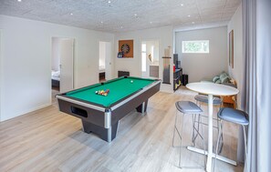 Games room - Amazing home in Ebeltoft with sauna (Ebeltoft)