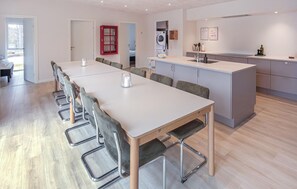 Dining - Amazing home in Ebeltoft with sauna (Ebeltoft)