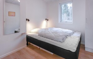 6 chambres, fer et planche à repasser, lit parapluie, Wi-Fi gratuit