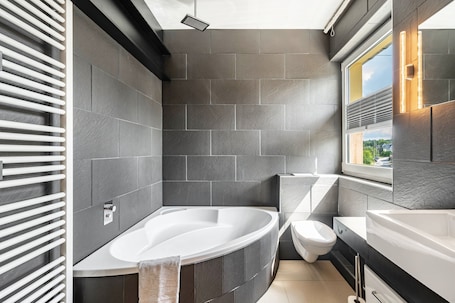 Shower. Apartment 'Fenzl' with Wi-Fi