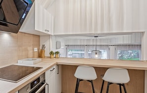 Fridge, microwave, stovetop, dishwasher - Amazing home in Kirchheim with sauna (Kirchheim)