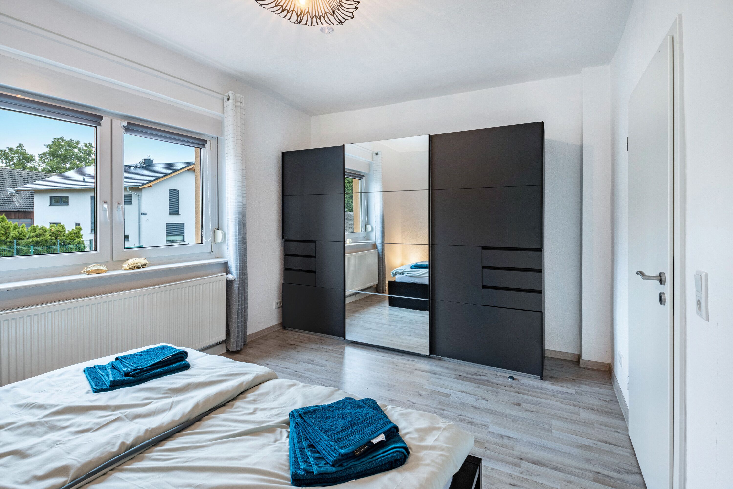 2 多间卧室、熨斗/熨衣板、WiFi、床单