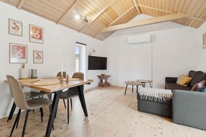 Dining - Apartment in Snogebæk near the beach (Nexø)