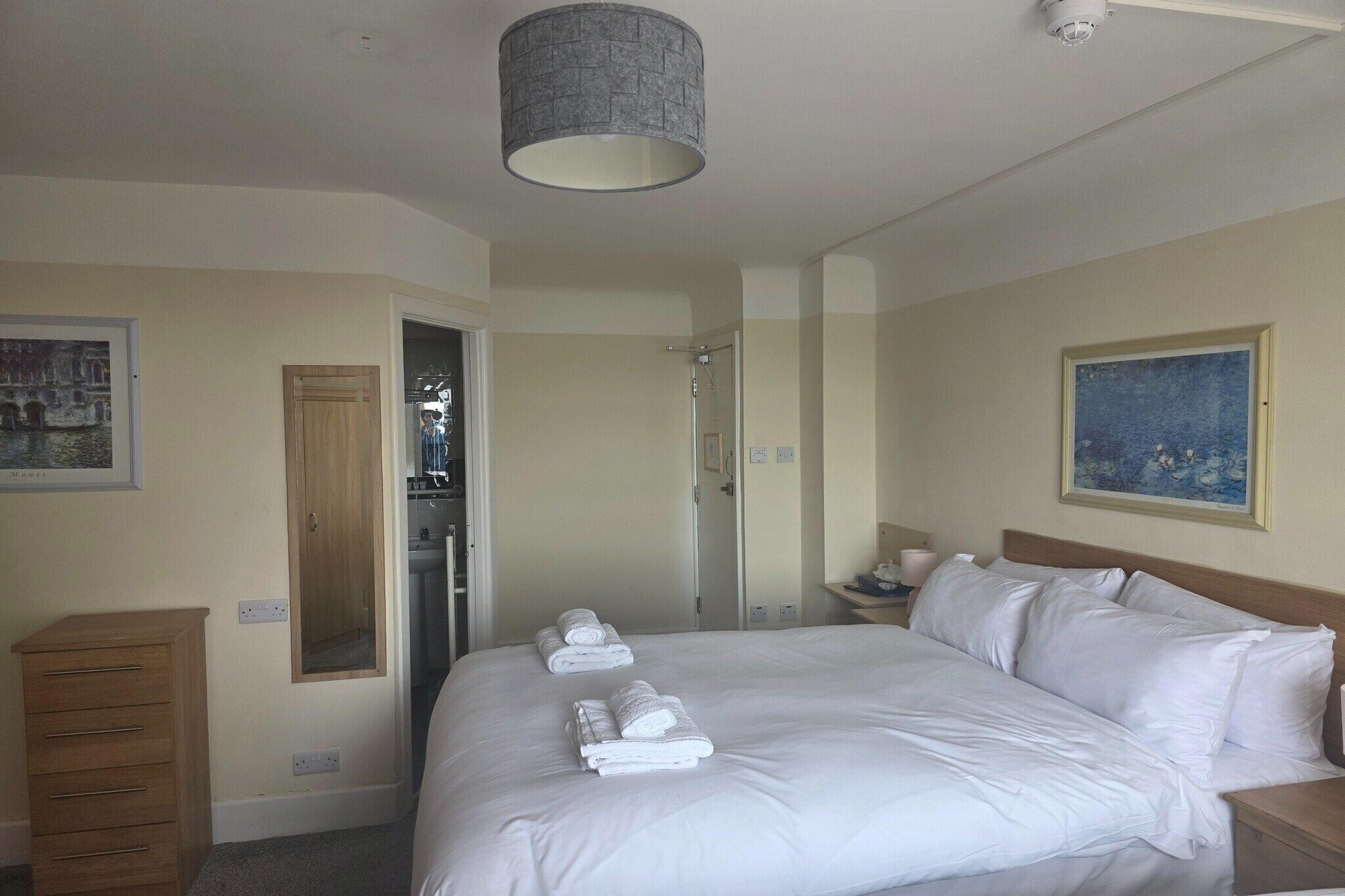 1 bedroom, desk, iron/ironing board, free WiFi