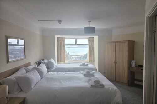 Belvilla Russel Court Hotel | Standard Triple