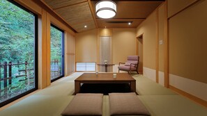 Cubrecamas, wifi gratis y ropa de cama 