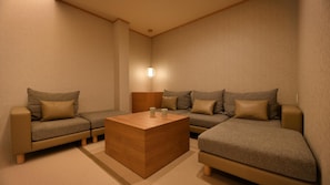 Suite Basic | Copriletto in piuma, Wi-Fi gratuito, lenzuola