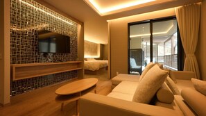 Deluxe Room | Down comforters, free WiFi, bed sheets