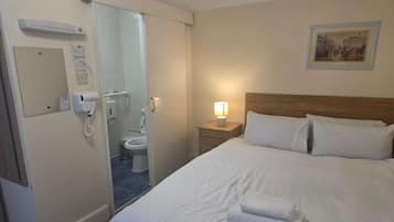 1 dormitorio, tabla de planchar con plancha, Internet