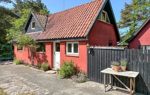 Exterior - Amazing home in Aakirkeby with WiFi (Aakirkeby)