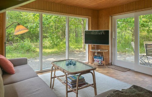 Amazing home in Aakirkeby with WiFi